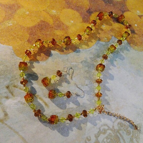 Hand-crafted necklace/earring set in citrus green and honey w/ Austrian crystals - Picture 1 of 8